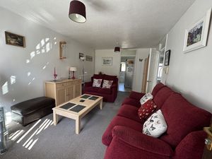 lounge b- click for photo gallery